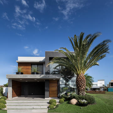 Casa i10 / Martin arquitetura + engenharia