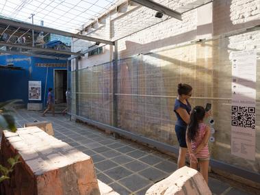 Biblioteca Digital Plaza Amapola / Minimo Comun Arquitectura + Entre Nos Atelier