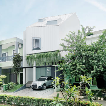 Gallery of S House / Semiotic Arsitek  - 7