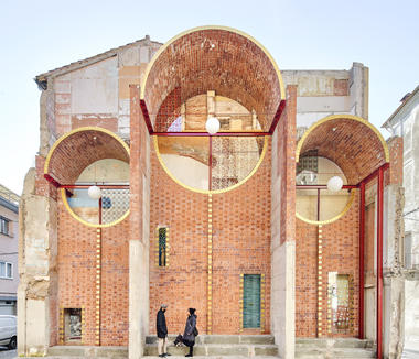 Can Sau. Cenografia de urgência / unparelld’arquitectes