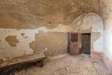 Gallery of The Architecture of Surveillance: The Panopticon Prison  - 18