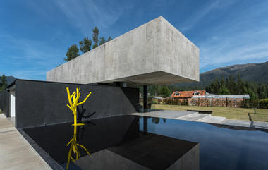 Galería de Casa blanco y negro / Andres Argudo  - 18