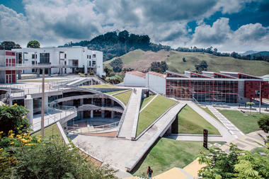 Edifício S1 Universidade Nacional da Colômbia / Juan García Correa + John González + Claudia Rueda