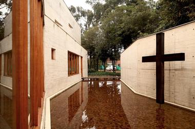 Galería de Capilla del Colegio Los Nogales / taller de arquitectura de bogotá  - 9