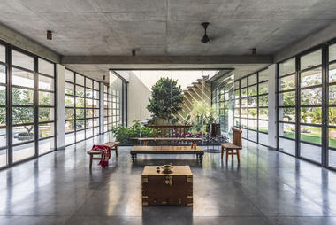 Galería de Paisajismo en interiores: proyectos que traen verde adentro de los edificios  - 21