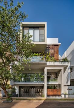 Gallery of Belaku House  / TechnoArchitecture  - 12