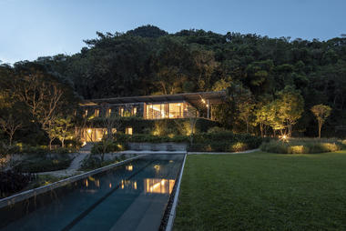 Galeria de Residência A.B.V. / Andrade Morettin Arquitetos Associados  - 16