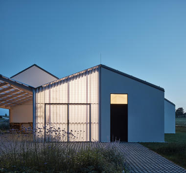 Summer House / DDAANN