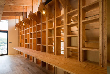 Gallery of House in Tarumi / Yo Irie Architects  - 14