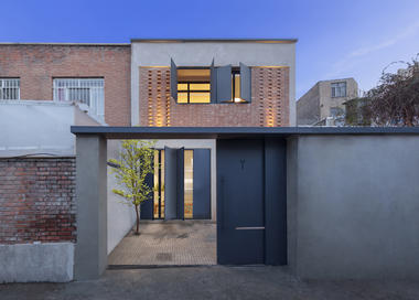 Khaneye Hayatdar House / 4 Architecture Studio