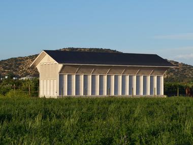 El Tranque Barn / Valdivieso Arquitectos