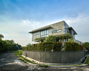 Gallery of  Tresno House / Realrich Architecture Workshop  - 1