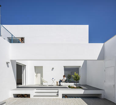 Casa RR / VIDA architecture + MATRIZ arquitectura