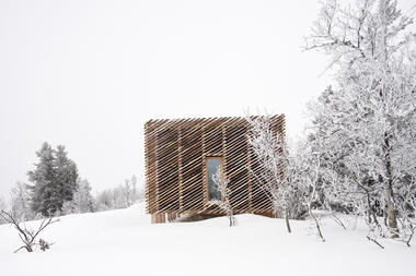 Galeria de Cabana de Skigard / Mork-Ulnes Architects   - 17