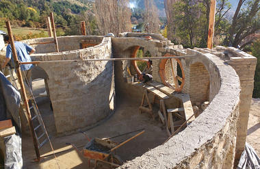 Galería de Estructuras en adobe: técnicas para la construcción de paredes de tierra  - 9