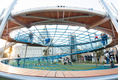 Parque infantil del Centro Cívico Helen Diller / Endrestudio Architects & Engineers