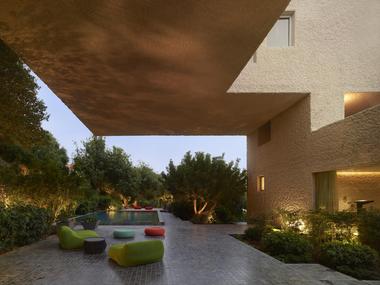 Gallery of H Saket House / Sahel AlHiyari Architects  - 15