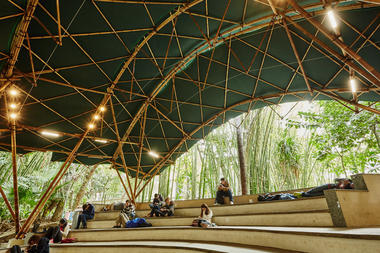 Estructura espacial de bambú para anfiteatro / Bambutec Design