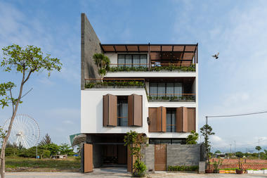 Villa Trung / EVITArchitecture