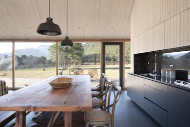 Galería de Refugio en Malalcahuello / Iragüen Viñuela Arquitectos  - 14