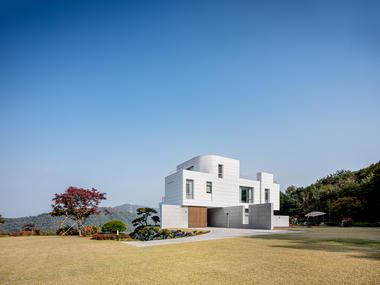 Residencia Yeoju / YKH Associates