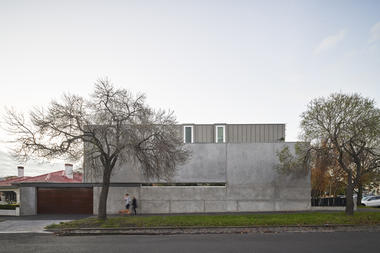 Gallery of St. Vincent Place Residence / Coy Yiontis Architects  - 13