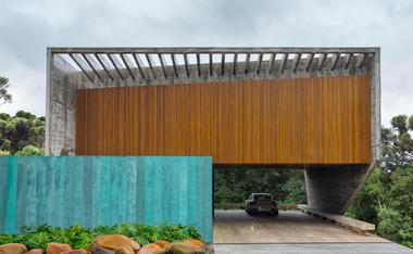 Casa Asa / Studio Guilherme Torres