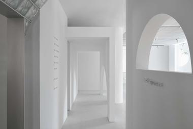 Gallery of Hitel Hotel / Devolution  - 15