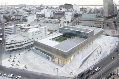 CAF 乌拉圭总部，新城与旧城结合 / LAPS Arquitectos