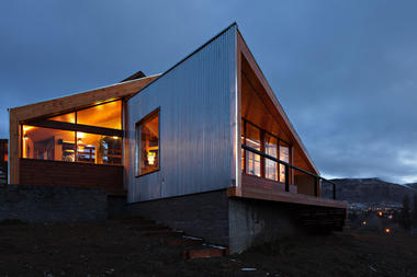 Hostel Calafate  / Hauser Oficina de Arquitectura