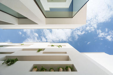 Galería de Una Casa de Nichos / Ayeneh Office  - 2