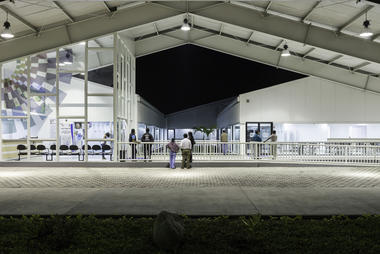 Galeria de Hospital em Puyo / PMMT  - 16