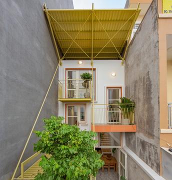 Casa con doble techo / Khuon Studio