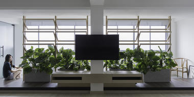 Green House / Right Angle Studio