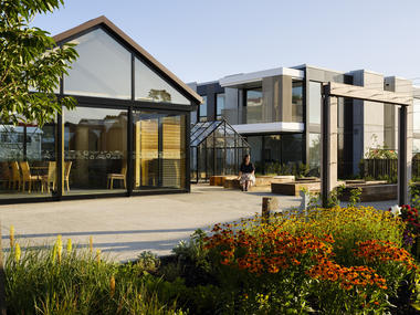Gallery of Metlifecare Gulf Rise Retirement Homes  / Warren and Mahoney  - 2