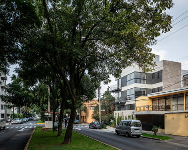 Gallery of I93 Building / Wolff - Yapur  - 14