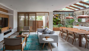 Galeria de Requalificação de residência projetada por Zanine Caldas / PKB Arquitetura  - 1
