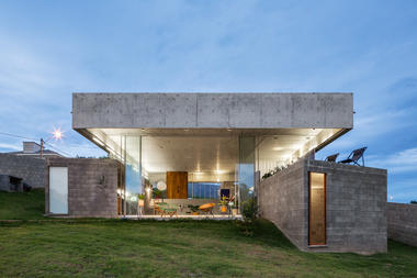 Casa en Salto de Pirapora / Vereda Arquitetos