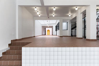 99 Juta / Local Studio