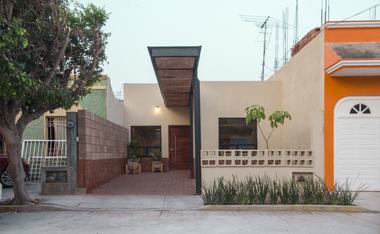 Casa Retazo / Apaloosa Estudio de Arquitectura y Diseño