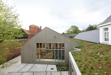 Pedico Shop / murmuur architecten + Robbrecht & Daem architecten