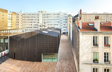 Descartes University Lecture Theaters / AZC