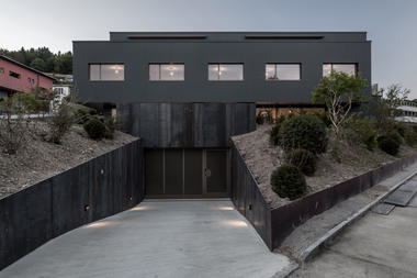 Multi Unit House Riedholz / Tormen Architekten AG