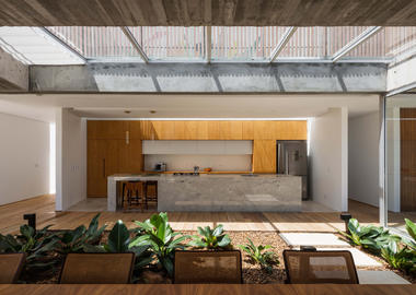 Gallery of NH House / Atelier Daniel Corsi + Dani Hirano  - 25