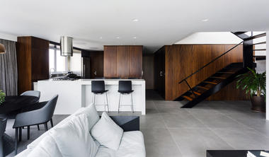 Tito Apartment / 0E1 Arquitetos