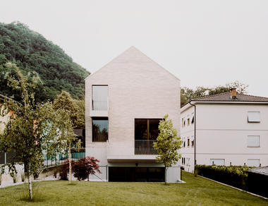 Cà Ospiti House / Stocker Lee Architetti