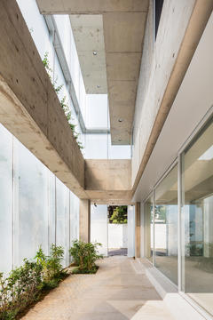 Gallery of thisisneverthat Office Building / FHHH FRIENDS  - 2