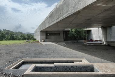 A casa na Rocha Liquida / SPASM Design Architects