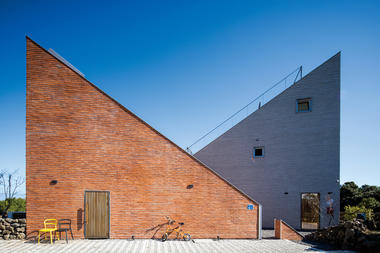 Gallery of The Stair House / Formative Architects  - 1