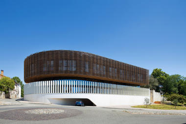Sede Deux Rives / Marjan Hessamfar & Joe Vérons architectes associés